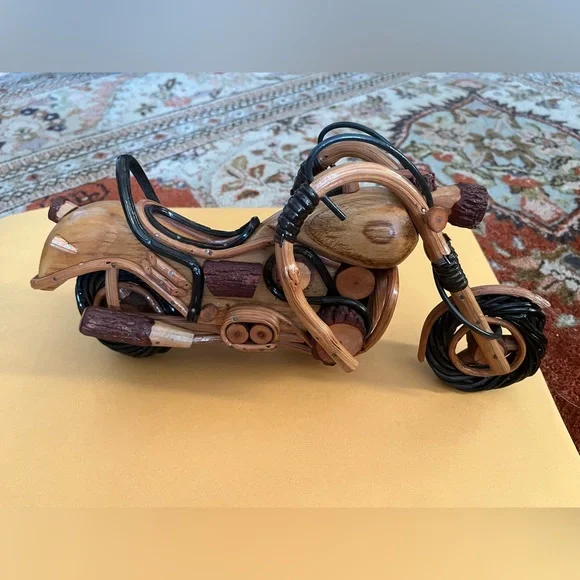 Wooden motor cycle - Picture 3 of 10
